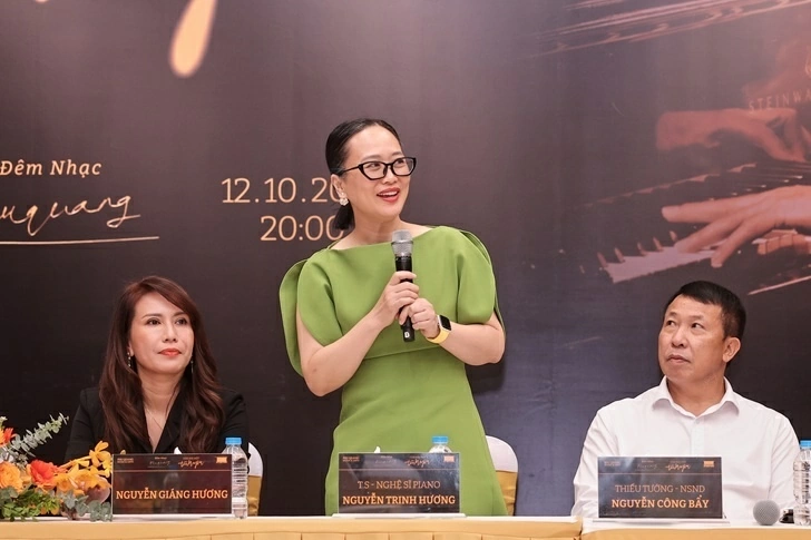 Kỷ niệm q