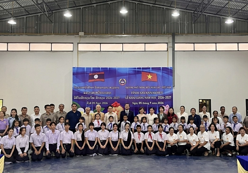 Tổng Lãnh sự Việt Nam tại Savannakhet dự Lễ Khai giảng năm học 2026 - 2027 Trường Phổ thông Hữu nghị Lào - Việt Nam Tổng Lãnh sự Việt Nam tại Savannakhet dự Lễ Khai giảng năm học 2026 - 2027 Trường Phổ thông Hữu nghị Lào - Việt Nam