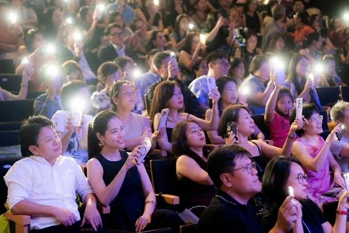 Bản hòa ca ba thế hệ và dấu ấn văn hóa Việt giữa Đảo quốc Sư tử Bản hòa ca ba thế hệ và dấu ấn văn hóa Việt giữa Đảo quốc Sư tử