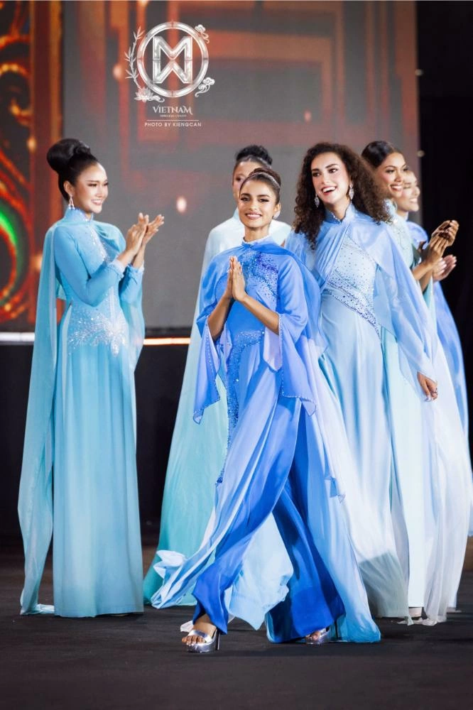 Chung kết Miss World: 26 người đẹp quốc tế kể câu chuyện Việt Nam qua Áo dài Ngô Nhật Huy