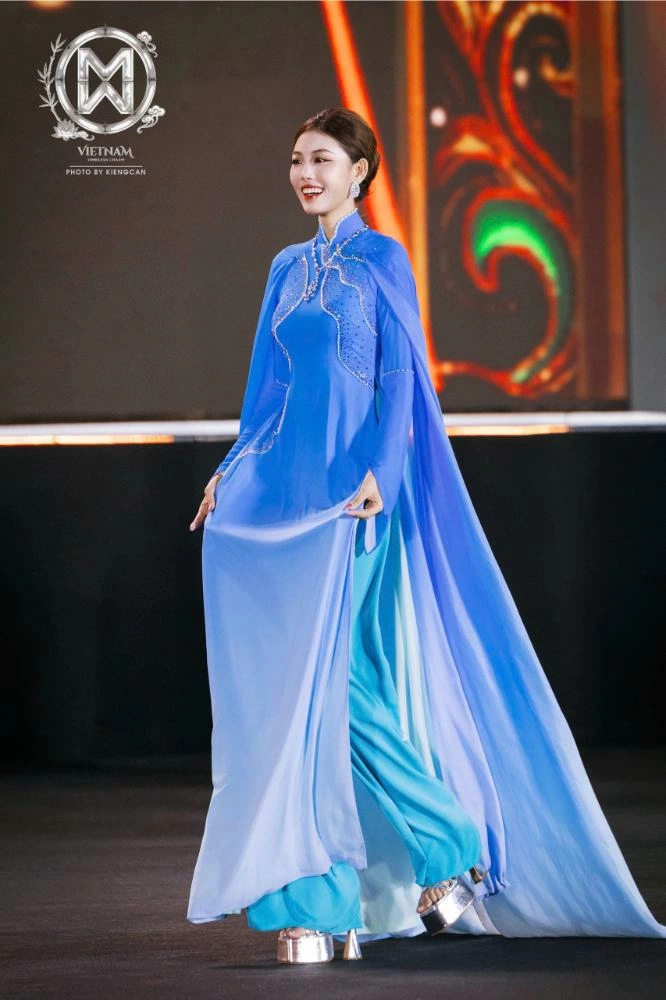 Chung kết Miss World: 26 người đẹp quốc tế kể câu chuyện Việt Nam qua Áo dài Ngô Nhật Huy