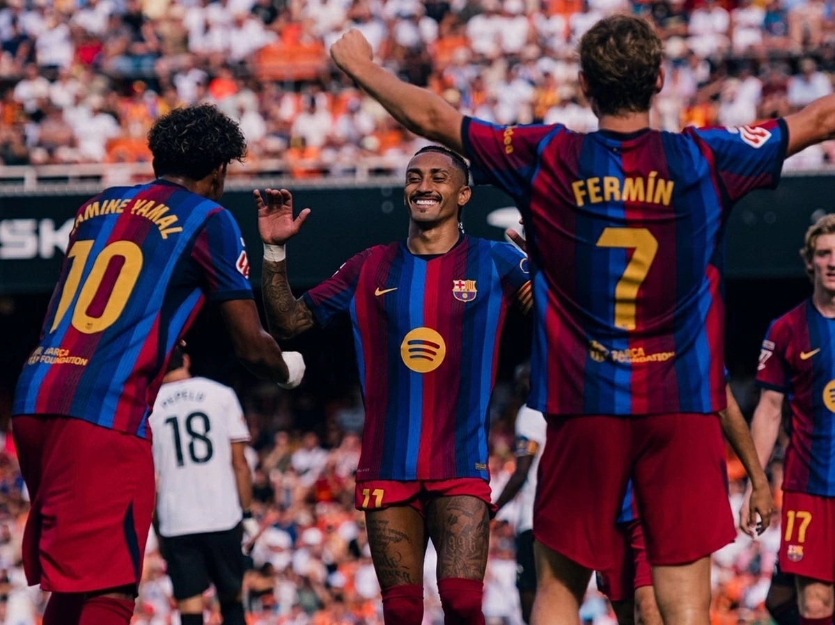 Yamal lập cú đúp, Barcelona thắng đậm Valencia 5-0 tại Mestalla