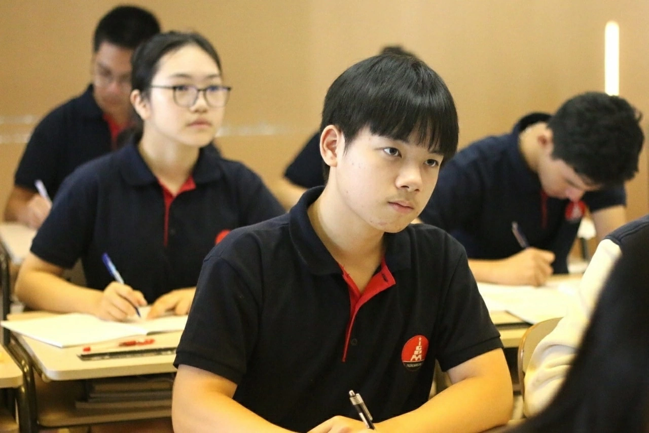 Bộ GD-ĐT: Sửa đổi đồng bộ chương trình giáo dục, SGK đáp ứng yêu cầu mới