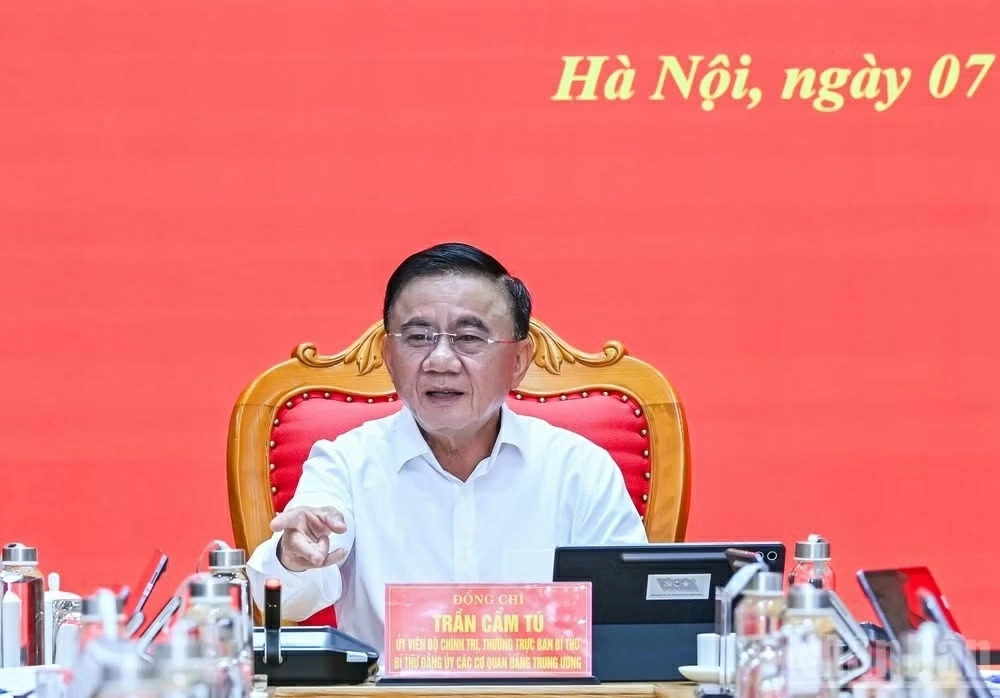 Phát huy cao nhất tinh thần trách nhiệm, bảo đảm chất lượng, tiến độ các nhiệm vụ trọng tâm Phát huy cao nhất tinh thần trách nhiệm, bảo đảm chất lượng, tiến độ các nhiệm vụ trọng tâm