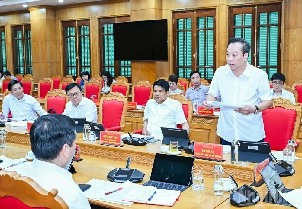 Phát huy cao nhất tinh thần trách nhiệm, bảo đảm chất lượng, tiến độ các nhiệm vụ trọng tâm Phát huy cao nhất tinh thần trách nhiệm, bảo đảm chất lượng, tiến độ các nhiệm vụ trọng tâm