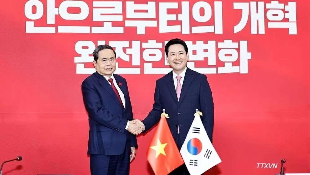 Chủ tịch Quốc hội Trần Thanh Mẫn tiếp Chủ tịch Đảng Sức mạnh Quốc dân Jang Dong Hyeok Chủ tịch Quốc hội Trần Thanh Mẫn tiếp Chủ tịch Đảng Sức mạnh Quốc dân Jang Dong Hyeok