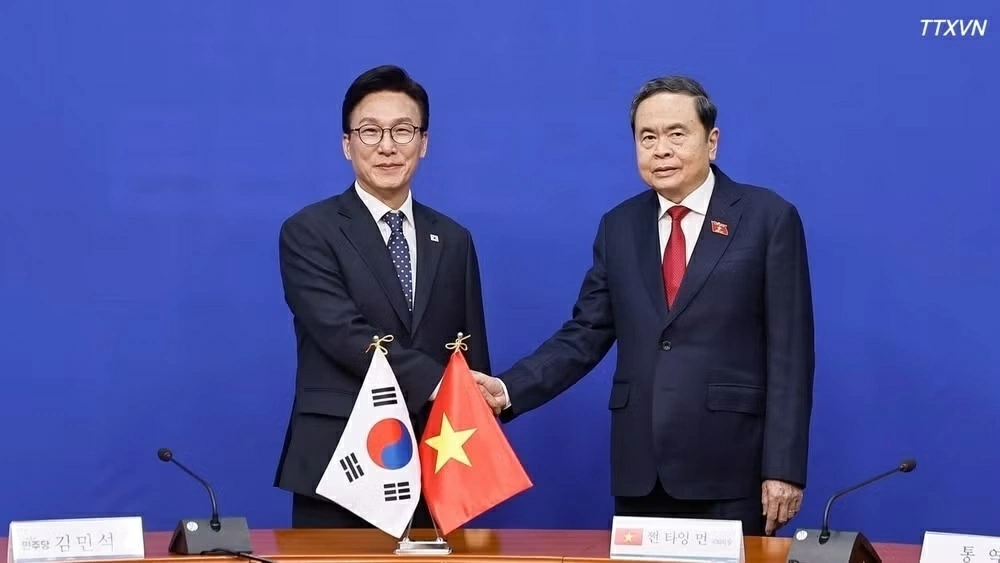 Chủ tịch Quốc hội Trần Thanh Mẫn tiếp Chủ tịch Đảng Dân chủ Đồng hành Kim Min Seok Chủ tịch Quốc hội Trần Thanh Mẫn tiếp Chủ tịch Đảng Dân chủ Đồng hành Kim Min Seok