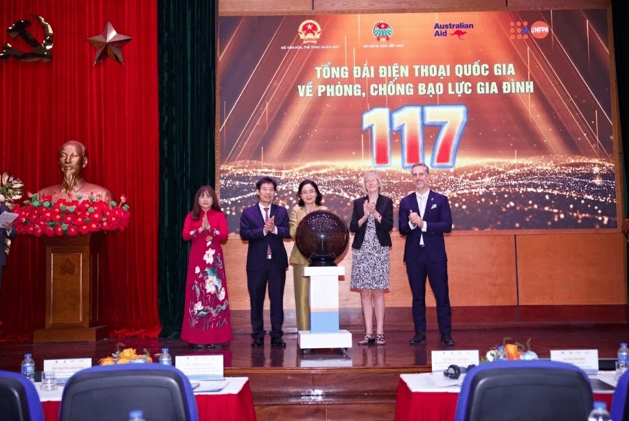 Chính thức kích hoạt Tổng đài Quốc gia 117 về phòng, chống bạo lực gia đình, hoạt động 24/7 trên toàn quốc. (Nguồn: UNFPA) Chính thức kích hoạt Tổng đài Quốc gia 117 về phòng, chống bạo lực gia đình, hoạt động 24/7 trên toàn quốc. (Nguồn: UNFPA)