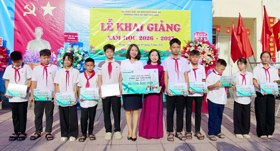 Vietcombank triển khai trao 7.350 suất học bổng Cùng em tiến bước” nhân dịp năm học mới 2026-2027 Vietcombank triển khai trao 7.350 suất học bổng