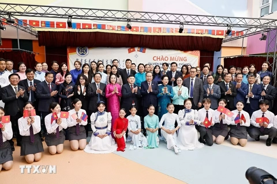 Chủ tịch Quốc hội Trần Thanh Mẫn thăm Trường mang tên Chủ tịch Hồ Chí Minh tại Mông Cổ Chủ tịch Quốc hội Trần Thanh Mẫn thăm Trường mang tên Chủ tịch Hồ Chí Minh tại Mông Cổ