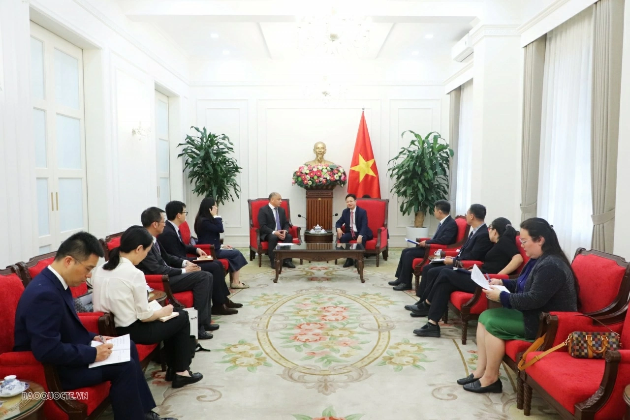 Thứ trưởng Ngô Lê Văn tiếp Phó Giám đốc Sở Ngoại vụ tỉnh An Huy, Trung Quốc