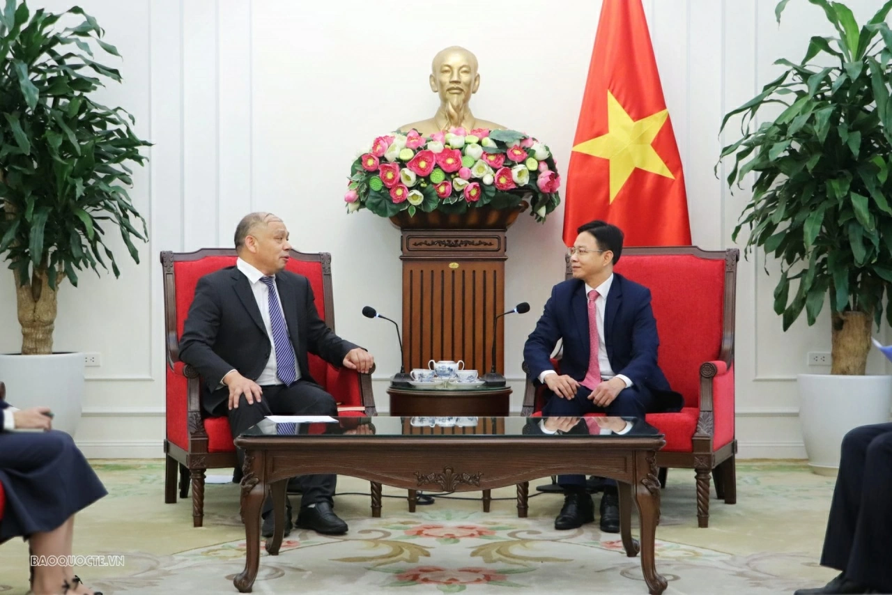 Thứ trưởng Ngô Lê Văn tiếp Phó Giám đốc Sở Ngoại vụ tỉnh An Huy, Trung Quốc