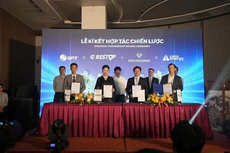 Phát triển hệ sinh thái điểm dừng gắn với trạm sạc và năng lượng sạch