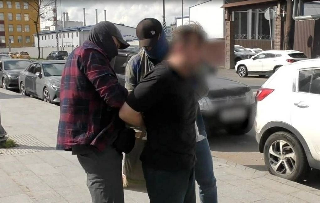 Nga bắt cựu nhân viên an ninh Đại sứ quán Anh bị cáo buộc làm đặc vụ Ukraine. (Nguồn: FSB) Nga bắt cựu nhân viên an ninh Đại sứ quán Anh bị cáo buộc làm đặc vụ Ukraine. (Nguồn: FSB)