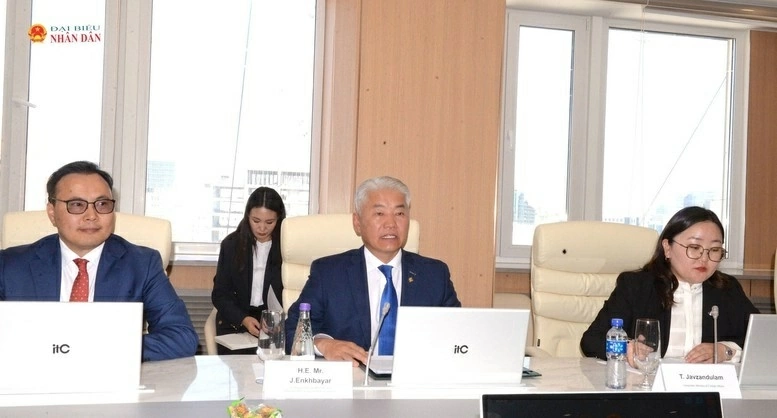 Phó Thủ tướng Chính phủ Hồ Quốc Dũng làm việc với  Phó Thủ tướng Thường trực Mông Cổ Jadamba Enkhbayar