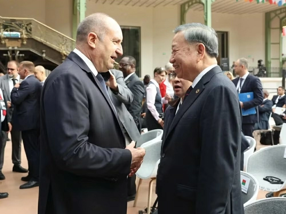 Tổng Bí thư, Chủ tịch nước Tô Lâm gặp các lãnh đạo tại Hội nghị Thượng đỉnh quốc tế về không gian vũ trụ tại Pháp