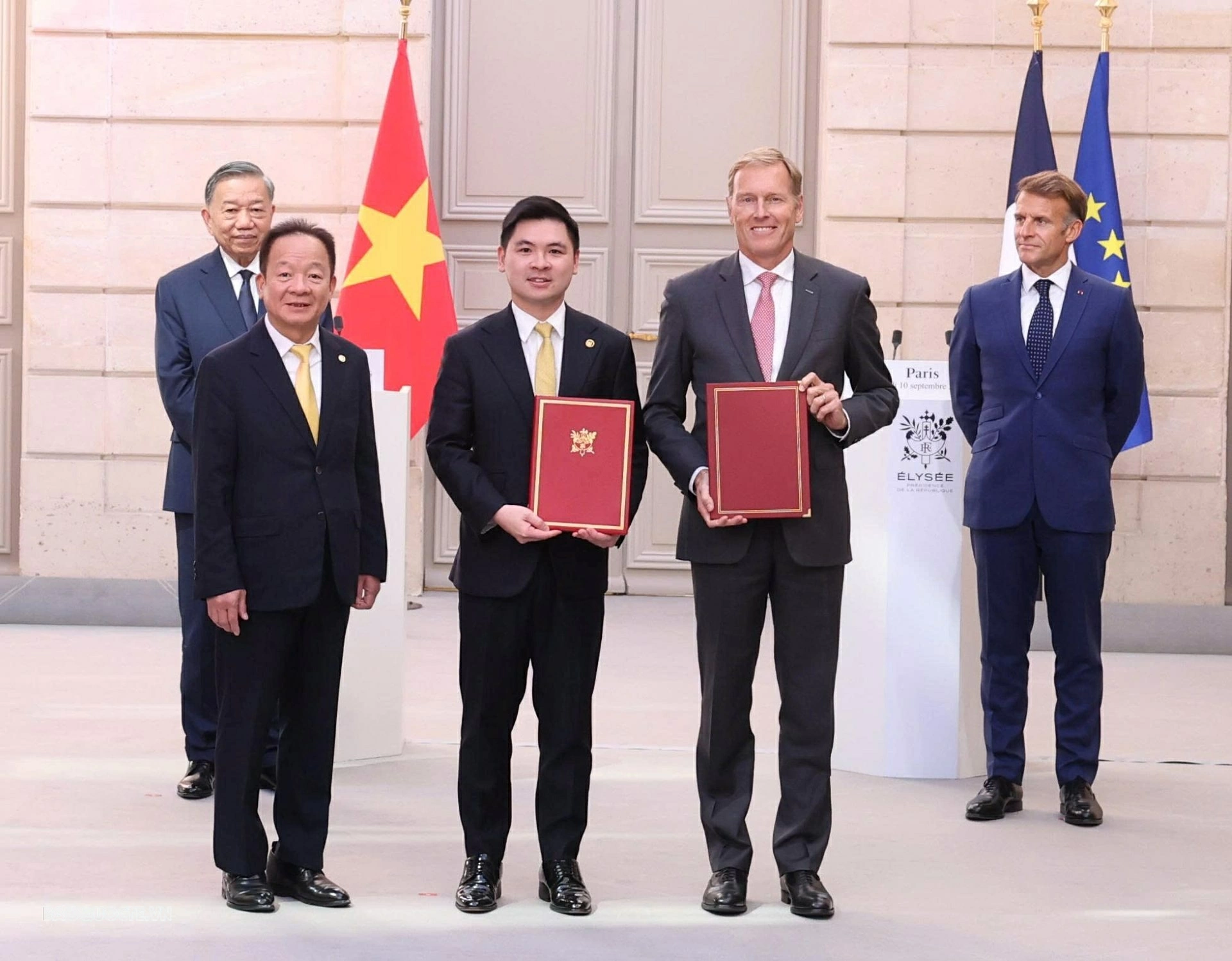 Đại sứ Didier Le Bret: ‘Tôi có thể gói gọn ấn tượng về Việt Nam trong hai từ: Mến khách và năng động’ Đại sứ Didier Le Bret: ‘Tôi có thể gói gọn ấn tượng về Việt Nam trong hai từ: Mến khách và năng động’