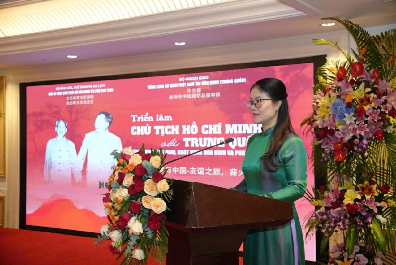 Tổng Lãnh sự quán Việt Nam tại Côn Minh (Trung Quốc) tổ chức chuỗi hoạt động tôn vinh Chủ tịch Hồ Chí Minh