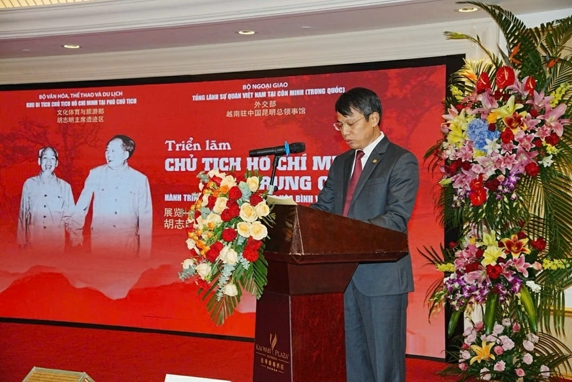 Tổng Lãnh sự quán Việt Nam tại Côn Minh (Trung Quốc) tổ chức chuỗi hoạt động tôn vinh Chủ tịch Hồ Chí Minh