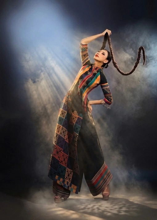 Xây dựng một sân chơi riêng cho Áo dài Việt Nam từ Fashion Week