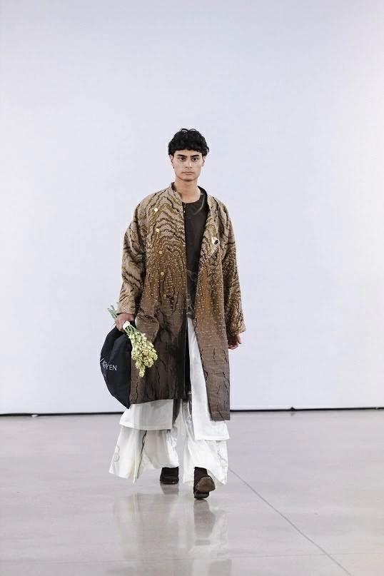 Xây dựng một sân chơi riêng cho Áo dài Việt Nam từ Fashion Week
