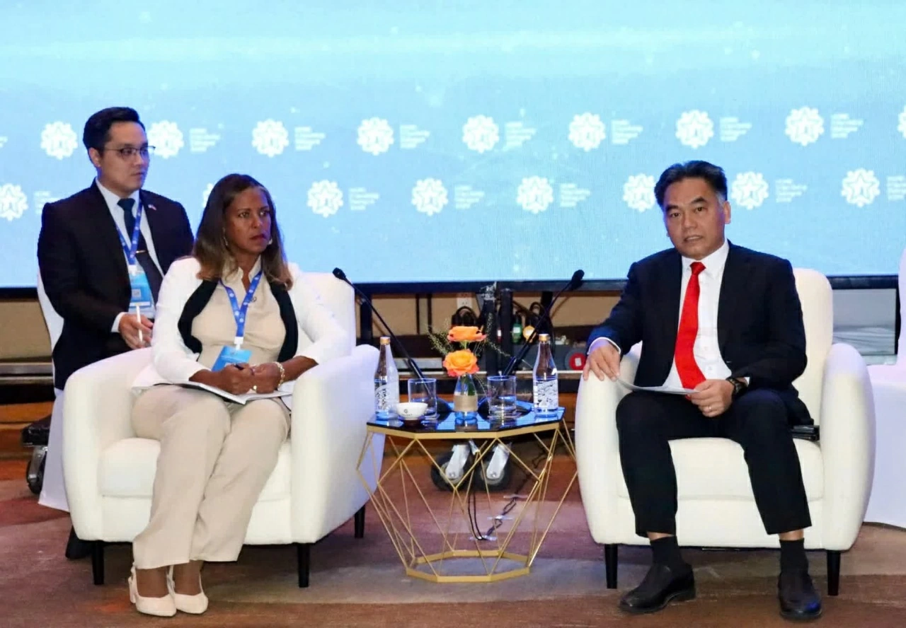 Phó Chủ tịch Thường trực UBND TP. Hồ Chí Minh Nguyễn Lộc Hà tiếp Chủ tịch HĐND tỉnh Santiago de Cuba (Cuba) Enai Diamela Palacios Acosta. (Ảnh: Ban tổ chức) Phó Chủ tịch Thường trực UBND TP. Hồ Chí Minh Nguyễn Lộc Hà tiếp Chủ tịch HĐND tỉnh Santiago de Cuba (Cuba) Enai Diamela Palacios Acosta. (Ảnh: Ban tổ chức)