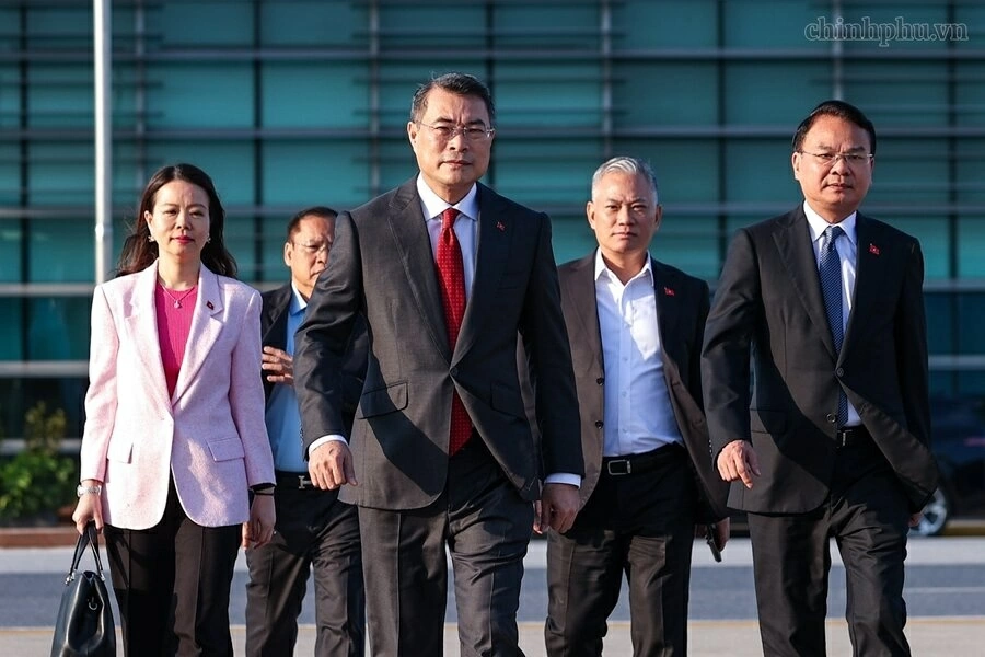 Thủ tướng Chính phủ Lê Minh Hưng lên đường dự Hội nghị thượng đỉnh BRICS và làm việc song phương tại Ấn Độ. (Nguồn: VGP News)
