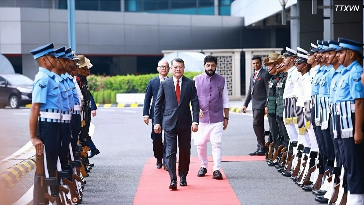 Thủ tướng Lê Minh Hưng tới Ấn Độ tham dự Hội nghị thượng đỉnh BRICS