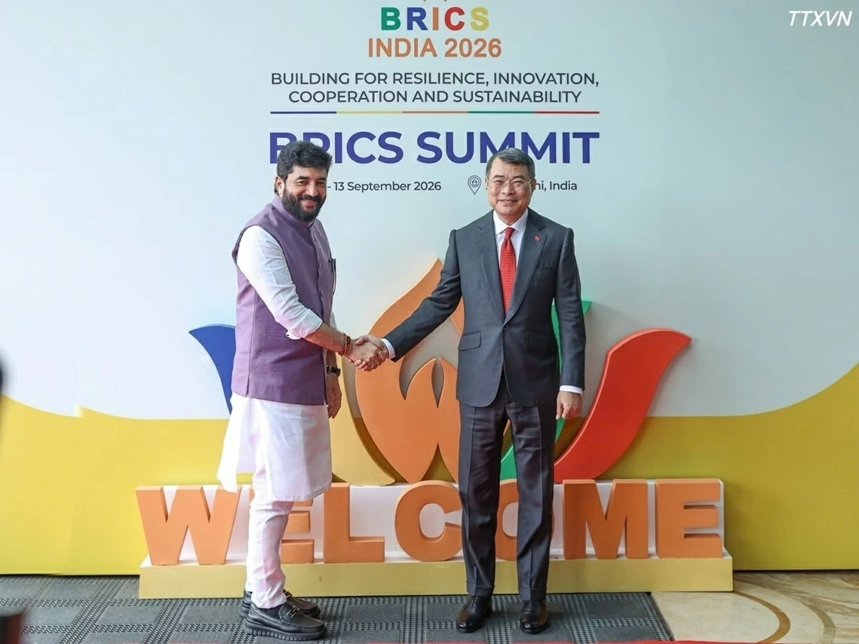 Thủ tướng Lê Minh Hưng tới Ấn Độ tham dự Hội nghị thượng đỉnh BRICS