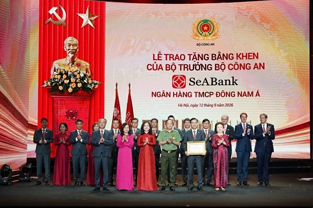 Doanh nhân Nguyễn Thị Nga được trao tặng Danh hiệu Anh hùng Lao động, Ngân hàng SeABank nhận Huân chương Lao động hạng Nhất và Bằng khen từ Bộ Công an