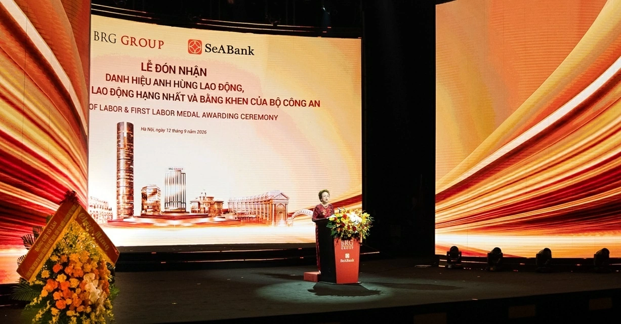 Doanh nhân Nguyễn Thị Nga được trao tặng Danh hiệu Anh hùng Lao động, Ngân hàng SeABank nhận Huân chương Lao động hạng Nhất và Bằng khen từ Bộ Công an