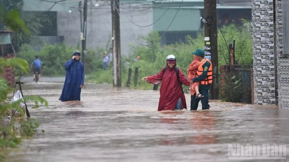 Đồng Nai: Phước Tân khẩn trương khắc phục hậu quả sau đợt ngập sâu do nước sông Buông dâng cao Đồng Nai: Phước Tân khẩn trương khắc phục hậu quả sau đợt ngập sâu do nước sông Buông dâng cao