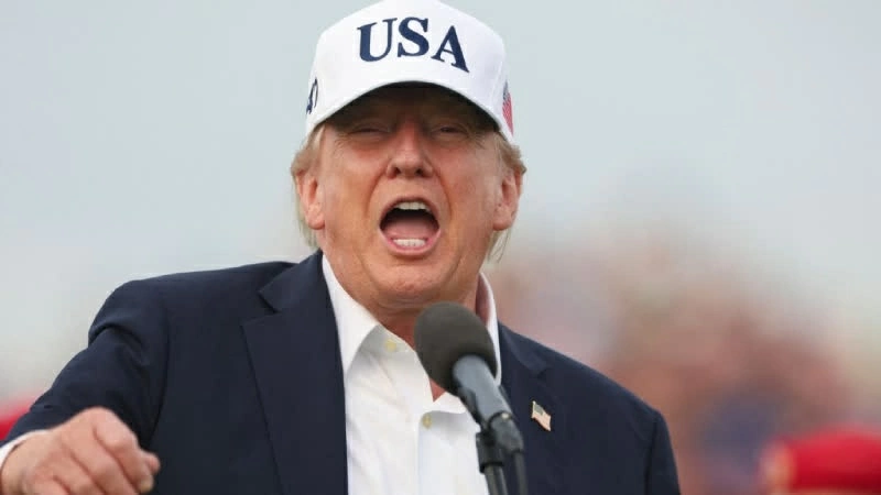 Tổng thống Mỹ Donald Trump phát biểu với báo giới tại Ireland ngày 13/9, trong đó đề cập khả năng xung đột với Iran có thể kết thúc trước cuộc bầu cử giữa nhiệm kỳ tại Mỹ. (Nguồn: The Standard)