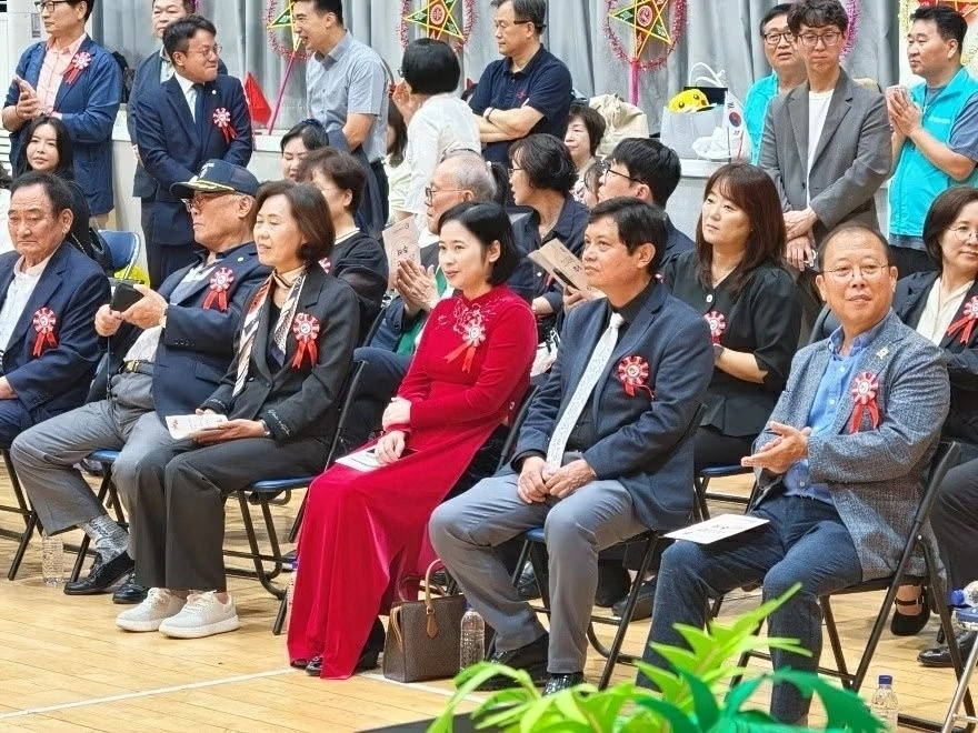 Các đại biểu tham dự chương trình “Vui Tết Trung Thu 2026”.