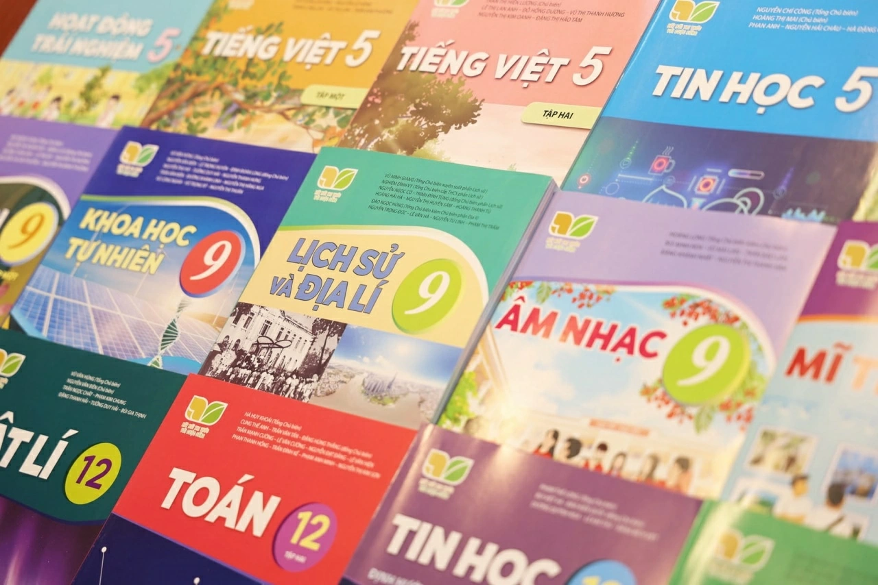 Bộ GD&ĐT nói gì về tình trạng thiếu sách giáo khoa đầu năm học? Bộ GD&ĐT nói gì về tình trạng thiếu sách giáo khoa đầu năm học?