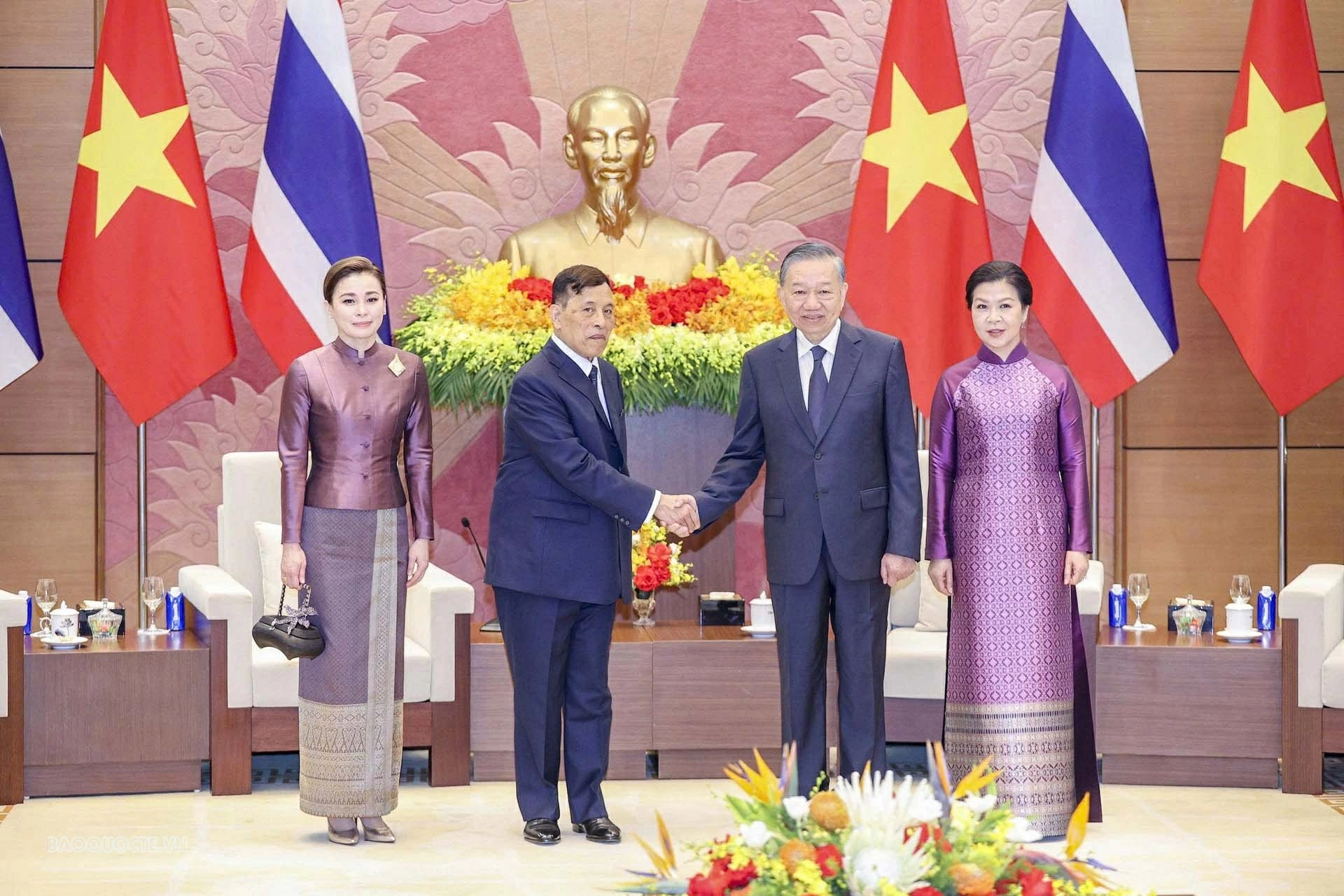 Chuyến thăm diễn ra vào một thời điểm hết sức đặc biệt, khi Việt Nam và Thái Lan kỷ niệm 50 năm thiết lập quan hệ ngoại giao (6/8/1976 - 6/8/2026), chỉ ít tháng sau chuyến thăm chính thức Thái Lan của Tổng Bí thư, Chủ tịch nước Tô Lâm và Phu nhân vào cuối