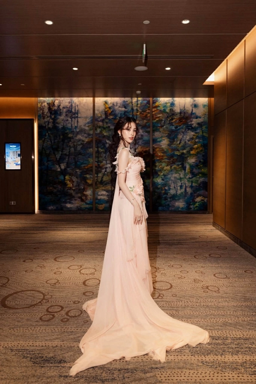 Hoa hậu Trần Tiểu Vy