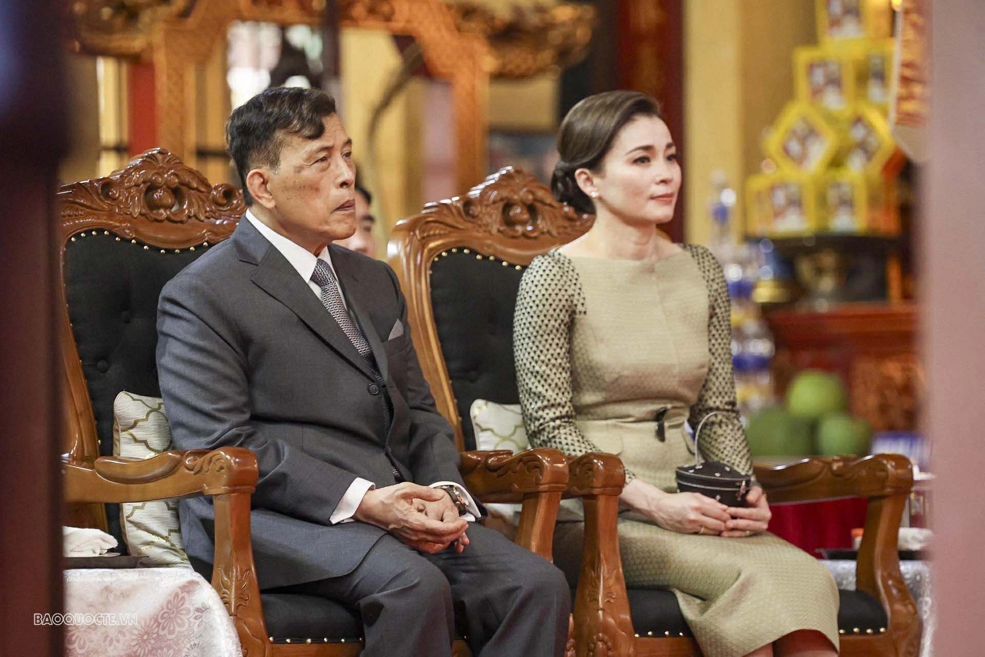 Nhà Vua Thái Lan Maha Vajiralongkorn và Hoàng hậu Suthida thăm chùa Quán Sứ