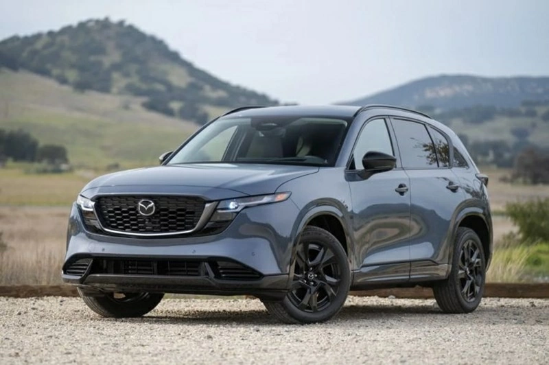 Top 5 xe SUV hạng C bán chạy nhất tháng 8/2026: Mazda CX-5 tiếp tục dẫn đầu.