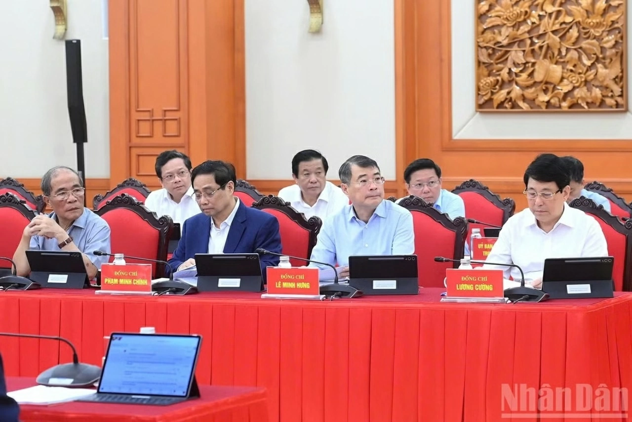 Công trình tổng kết phải bồi đắp bản lĩnh của Đảng, phát huy sức sáng tạo của nhân dân Công trình tổng kết phải bồi đắp bản lĩnh của Đảng, phát huy sức sáng tạo của nhân dân