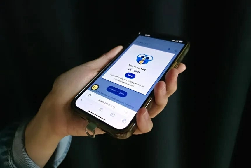Người dân Singapore có thể ghi nhận thời gian đọc sách hằng ngày trên trang CrowdTask SG trong khuôn khổ chiến dịch quốc gia kéo dài nhiều năm nhằm khuyến khích văn hóa đọc. (Nguồn: CNN)