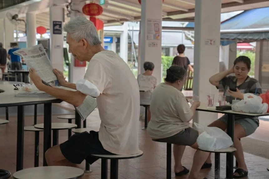 Sáng kiến trả tiền để đọc sách của Singapore làm dấy lên tranh luận về động lực thực sự của việc đọc. 