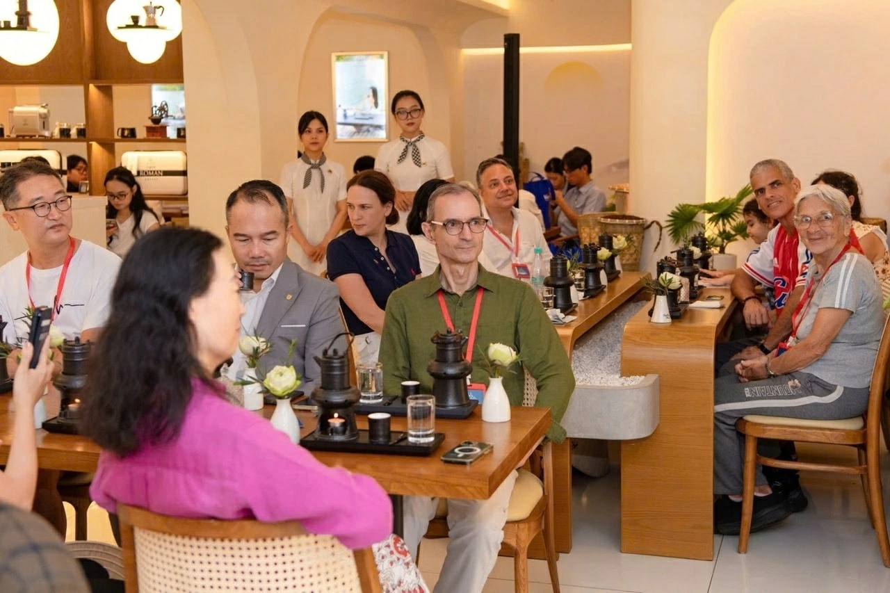 Cà Phê Đạo Việt Nam tạo dấu ấn trên quê hương Trà Đạo Nhật Bản Cà Phê Đạo Việt Nam tạo dấu ấn trên quê hương Trà Đạo Nhật Bản