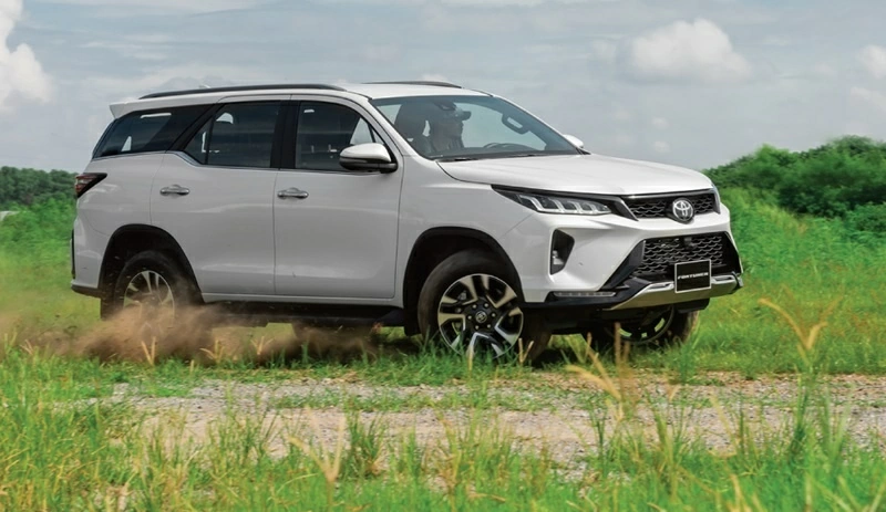 Cập nhật bảng giá lăn bánh xe Toyota Fortuner tháng 9/2026 mới nhất. Cập nhật bảng giá lăn bánh xe Toyota Fortuner tháng 9/2026 mới nhất.