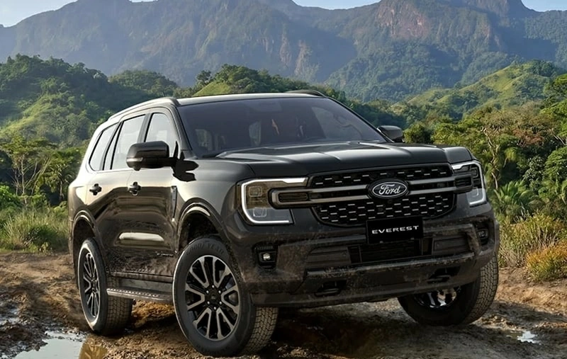 Top 5 xe SUV hạng D bán chạy nhất tháng 8/2026: Ford Everest tiếp tục dẫn đầu.