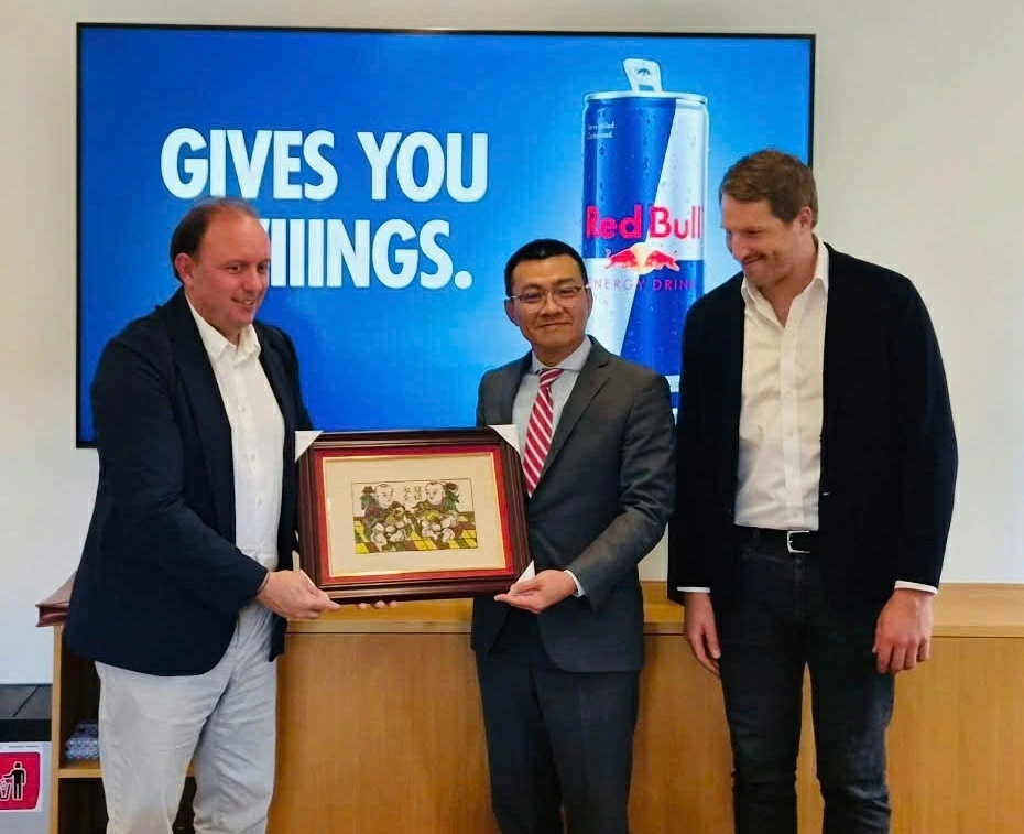 Tập đoàn Red Bull ấn tượng và kỳ vọng lớn vào thị trường Việt Nam Tập đoàn Red Bull ấn tượng và kỳ vọng lớn vào thị trường Việt Nam