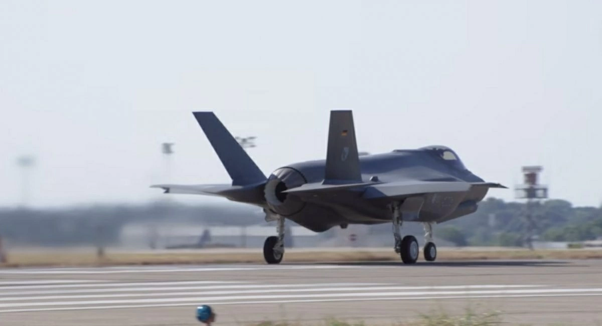 Đức tiếp nhận chiếc máy bay tiêm kích tàng hình F-35 đầu tiên của Mỹ
