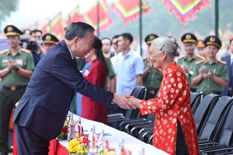 Tổng Bí thư, Chủ tịch nước Tô Lâm dự Lễ kỷ niệm 72 năm Ngày Bác Hồ về thăm Đền Hùng và khánh thành Tượng đài Bác Hồ với ngày hội non sông