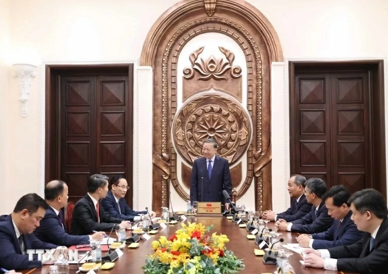 Tổng Bí thư, Chủ tịch nước Tô Lâm trao quyết định bổ nhiệm hai Đại sứ Việt Nam tại nước ngoài