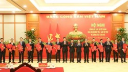 Bộ Chính trị, Ban Bí thư công bố 12 quyết định về công tác cán bộ